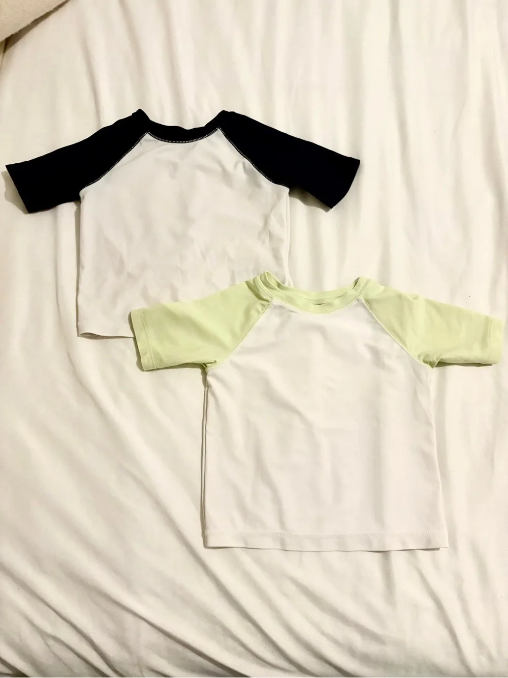 Old navy toddler boys swim rash guard shirt 2 pc set bundle summer 2T 24M white